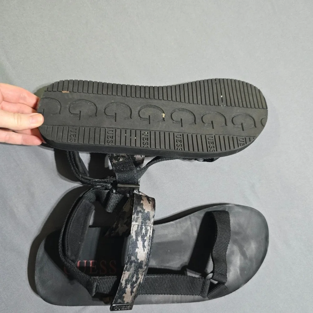 Guess Sandals Mens 11 Black Camo Strappy Sport Utility Adjustable Hiking Shoes